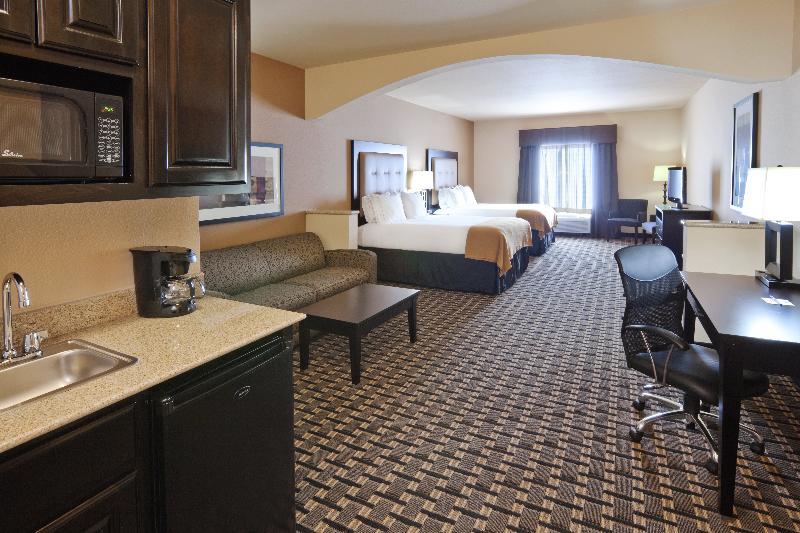 Holiday Inn Express & Suites - Denton North By Ihg Exterior photo